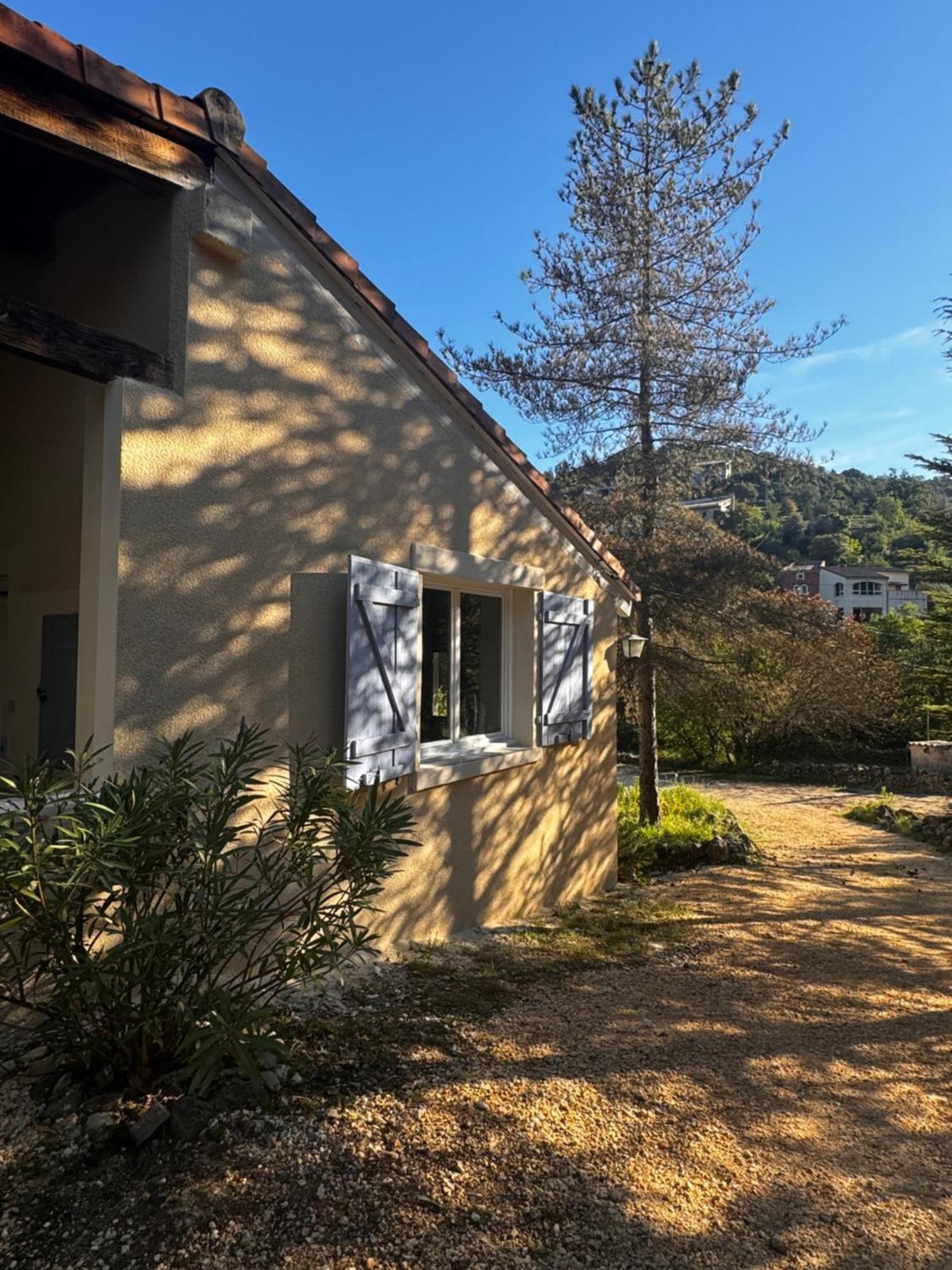 Vila Modernisiertes Ferienhaus Mit Pool Sampzon Exteriér fotografie